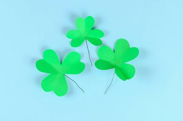 Koniczyna Zielony Diy Patricks Day Niebieskim Tle Pomysł Prezent Wystrój — Zdjęcie stockowe