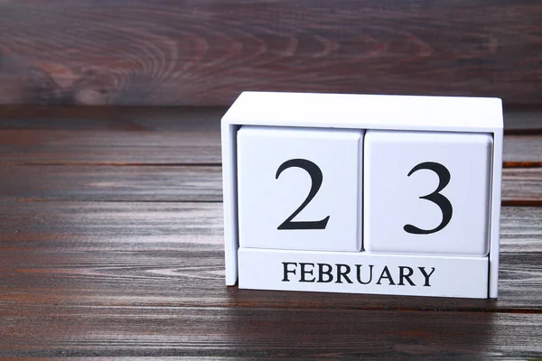 Calendario Perpetuo Madera Blanca Con Fecha Del Febrero Una Mesa — Foto de Stock