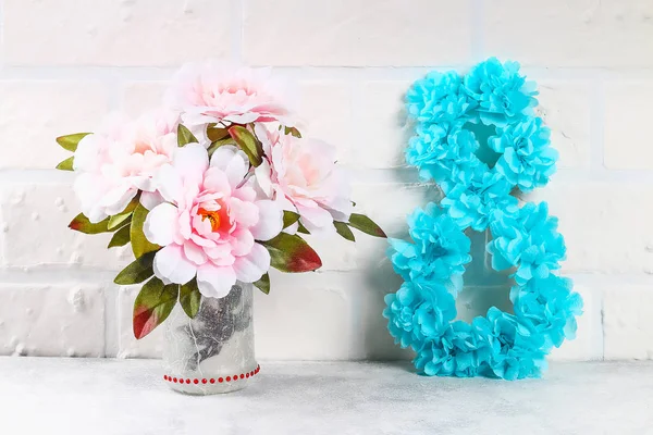 Diy Acht Aus Pappe Dekoriert Künstliche Blume Aus Blauem Seidenpapier — Stockfoto