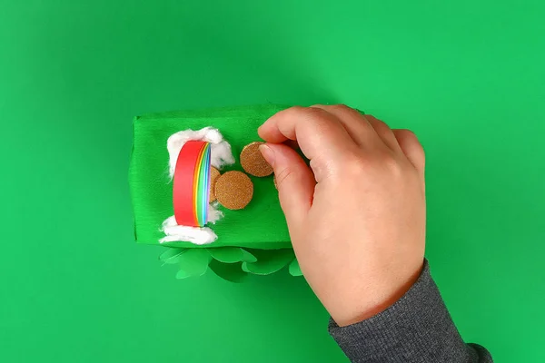 Diy Leprechaun Fällan Med Guldmynt Rainbow Och Grön Stege Patricks — Stockfoto