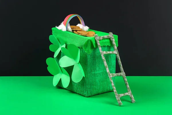 Diy Skřítek Zlatých Mincí Rainbow Zelené Žebřík Patricks Day Pozadí — Stock fotografie