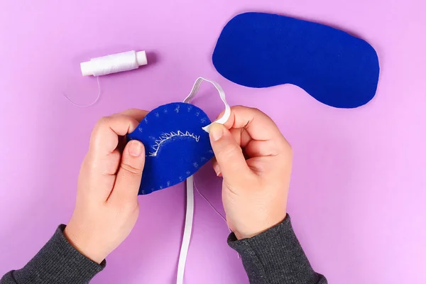 Diy Blue Felt Sleep Mask White Thread Embroidered Closed Eyes — Stock Photo, Image