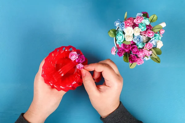 Panier Œufs Pâques Bricolage Tasse Plastique Rouge Décoré Avec Des — Photo