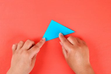 Diy üç boyutlu 3d tebrik kartı bir Yaşayan mercan arka plan anneler günü için çiçek ile.