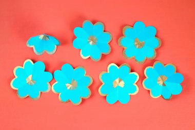 Diy üç boyutlu 3d tebrik kartı bir Yaşayan mercan arka plan anneler günü için çiçek ile.