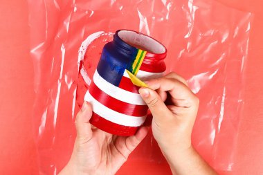 Diy vazo 4 Temmuz cam kavanoz, akrilik boya, glitter, bant rengi Amerikan bayrağı kırmızı mavi beyaz