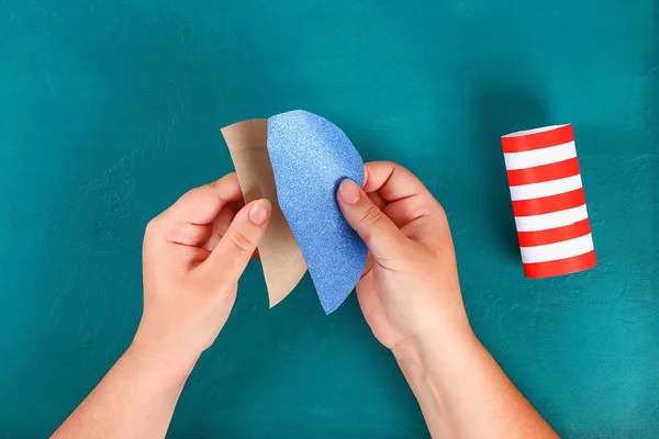 DIY 4 липня петарду рукав туалет, папір, картон колір американський прапор червоний синій білий — стокове фото