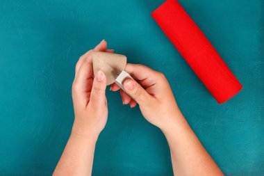 Diy 4 Temmuz petard tuvalet kol, kağıt, karton renk Amerikan bayrağı kırmızı mavi beyaz