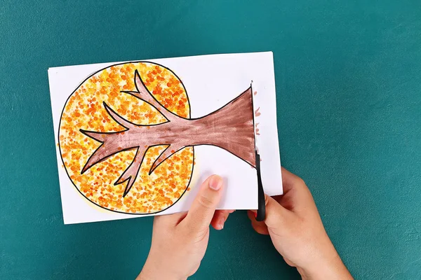 Diy kağıt ağacı dört mevsim yaz, sonbahar, kış, ilkbahar. Ağaç 4 mevsimi. Çocuk yaratıcılığı