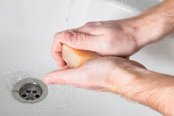 Homem Usar Sabão Lavar Mãos Sob Torneira Água Higiene Conceito — Fotografia de Stock