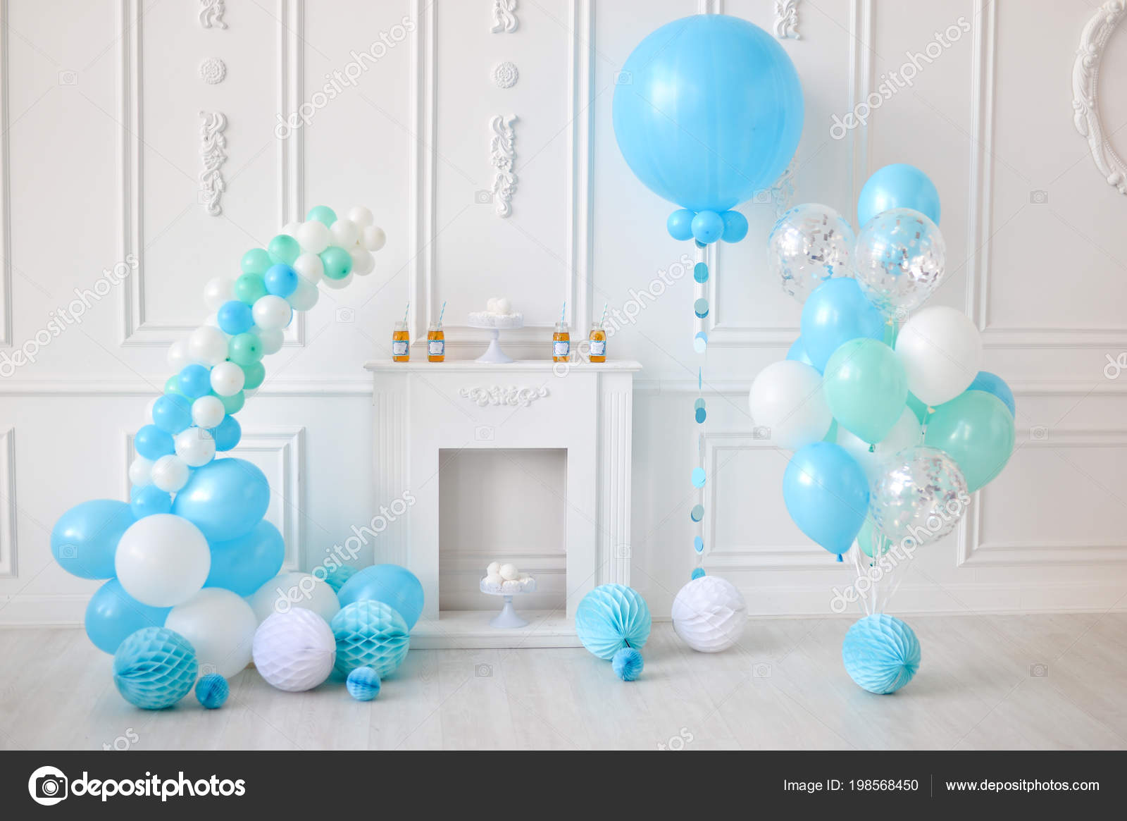 Decorations Birthday Party Lot Balloons Decorations Holiday Party Cakes  Drinks Stock Photo by ©annikel 198568450