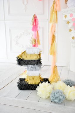 Süslemeleri tatil partisi için. Doğum günü partisi süslemeleri. Bir sürü balonlar. En iyi dekorasyon fikirleri. 