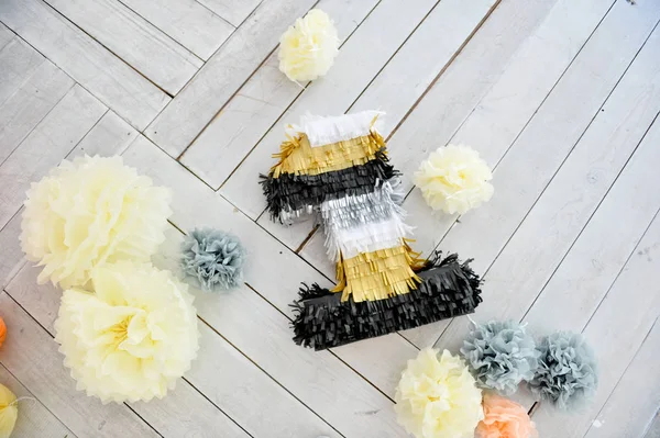 Süslemeleri tatil partisi için. Doğum günü partisi süslemeleri. Bir sürü balonlar. En iyi dekorasyon fikirleri. 