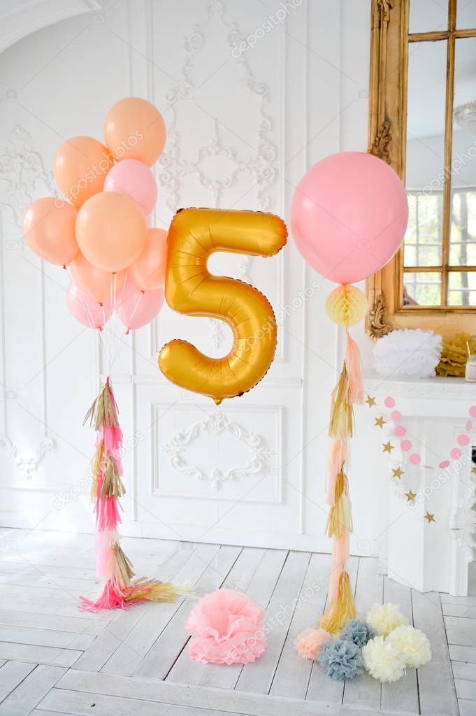 Decorations for holiday party. Birthday party decorations. A lot of balloons. Best decorations ideas. 