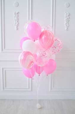 Yumruk Doğum günü. Bir sürü balonlar. Çocuk Doğum günü. Tatil partisi için süslemeler. 