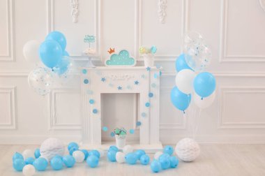 Çocuk Doğum günü. Süslemeleri tatil partisi için. Bir yıl Doğum günü süsleri. Tatil partisi için balon. 