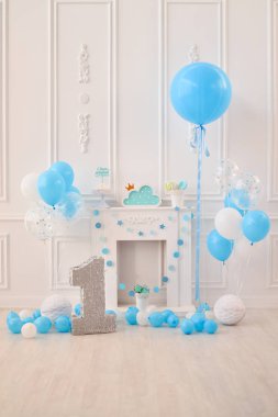 Çocuk Doğum günü. Süslemeleri tatil partisi için. Bir yıl Doğum günü süsleri. Tatil partisi için balon. 