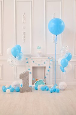 Çocuk Doğum günü. Süslemeleri tatil partisi için. Bir yıl Doğum günü süsleri. Tatil partisi için balon. 
