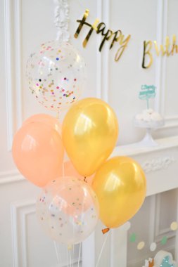 Çocuk Doğum günü. Süslemeleri tatil partisi için. Bir yıl Doğum günü süsleri. Tatil partisi için balon. 