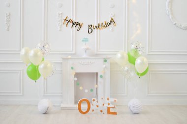 Çocuk Doğum günü. Süslemeleri tatil partisi için. Bir yıl Doğum günü süsleri. Tatil partisi için balon. 