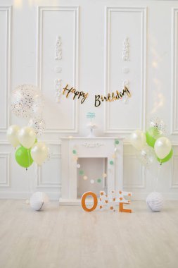 Çocuk Doğum günü. Süslemeleri tatil partisi için. Bir yıl Doğum günü süsleri. Tatil partisi için balon. 