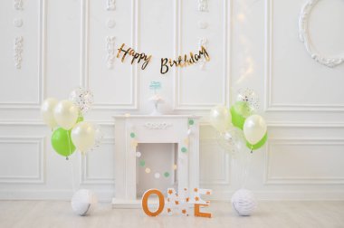 Çocuk Doğum günü. Süslemeleri tatil partisi için. Bir yıl Doğum günü süsleri. Tatil partisi için balon. 