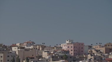 İsrail yukarıda yükselen büyük bir cami ile bir Arap şehri genel bakış