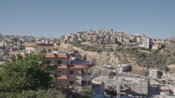 Vue d'ensemble d'une ville arabe en Israël — Video