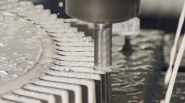 İşleme işlemi - gelişmiş bir metal parça imalat Cnc değirmen