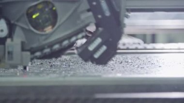 Smt bileşenleri bir devre kartı üzerindeki yerleştirerek makinenin yakın çekim