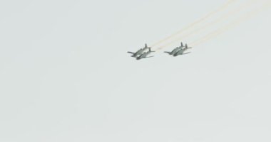 İsrail Hava Kuvvetleri Akrobasi ekibi bir airshow sırasında