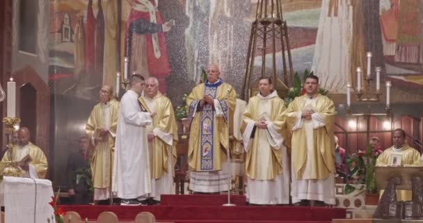 Nazareth Israël Décembre 2018 Prêtres Célébrant Messe Noël Dans Basilique — Video