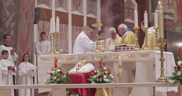 Nazareth, 24 grudnia 2018 r. Msza święta w Bazylice Zwiastowania — Wideo stockowe