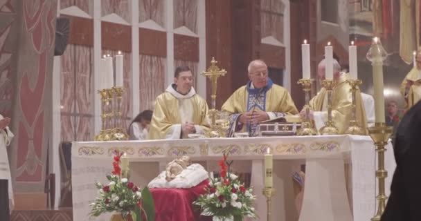 Nazaret, 24 de diciembre de 2018. Misa de Navidad en la Basílica de la Anunciación — Vídeo de stock