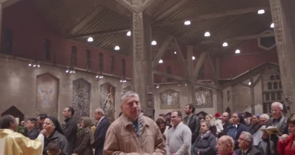 Nazareth, 24. Dezember 2018. christmette in der basilika der verkündigung — Stockvideo