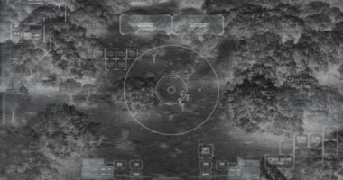 Savaş sırasında yürüyen askerlerin termal gece görüş kamerası görünümü ile Drone