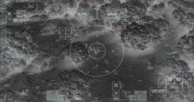 Savaş sırasında yürüyen askerlerin termal gece görüş kamerası görünümü ile Drone