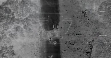 Kamera yakınlaştırma ile teröristlerin termal gece görüş görünümü ile Drone