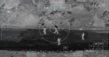 Kamera yakınlaştırma ile teröristlerin termal gece görüş görünümü ile Drone