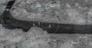 Kamera yakınlaştırma ile teröristlerin termal gece görüş görünümü ile Drone