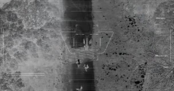 Drone s termálním výhledem do nočního vidění teroristů s přezvětšování kamery — Stock video