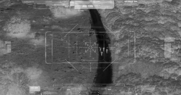 Drone met thermisch nachtzicht op terroristen met camera vergroting — Stockvideo