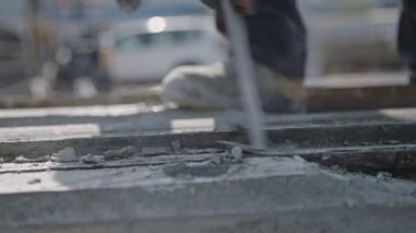 Çelik beton kalıpları Temizleme inşaat işçileri