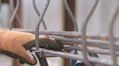 Çelik çubukların beton Takviyeler için bağlanması