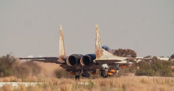 Força Aérea Israelense F-15 taxiando na pista antes da decolagem — Vídeo de Stock