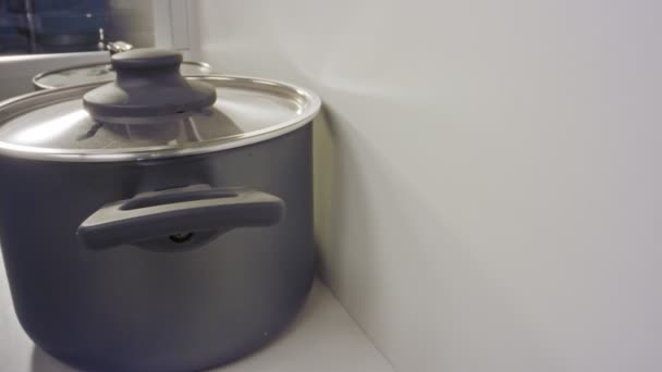 Foto especial macro dolly de un cierre de cajón de cocina de lujo — Vídeo de stock