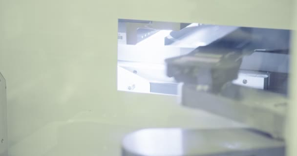 Fabbricazione in camera bianca di wafer di silicio per l'industria dei semiconduttori — Video Stock