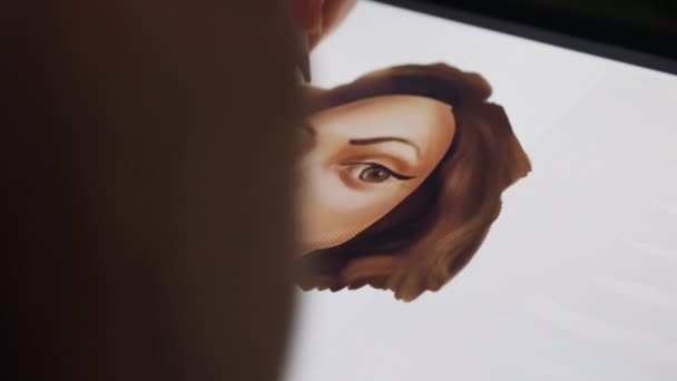 Close up de uma caneta digital desenho arte em um tablet gráfico — Vídeo de Stock