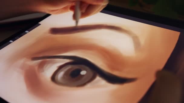 Close up de uma caneta digital desenho arte em um tablet gráfico — Vídeo de Stock