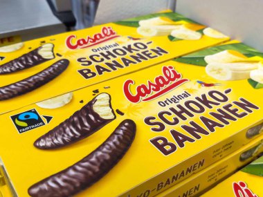 Casali orjinal okul-muz-muzlu çikolatalı muz şeker kutuları sergisi.